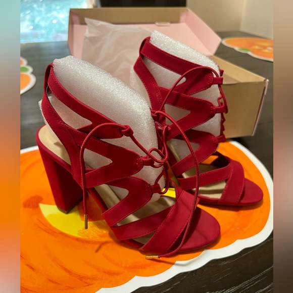 Heels - Picture 6 of 10